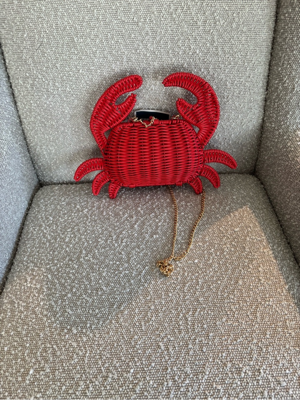 Tommy Bahama Red Woven Crab Crossbody Bag with Mixed Chain Strap - Picture 2 of 2